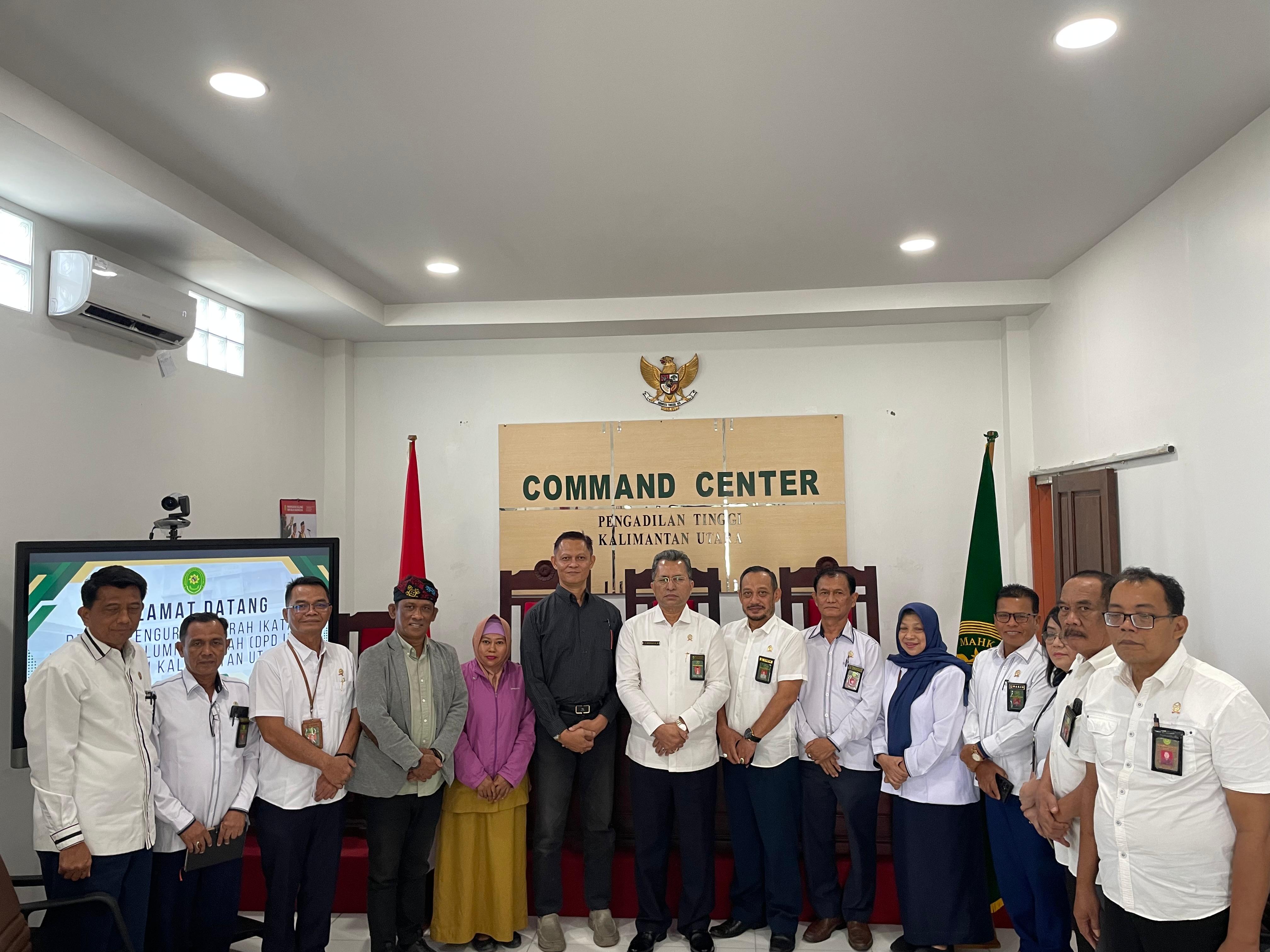  SILATURAHMI PENGURUS DPD IKAL KALTARA DENGAN PENGADILAN TINGGI KALIMANTAN UTARA