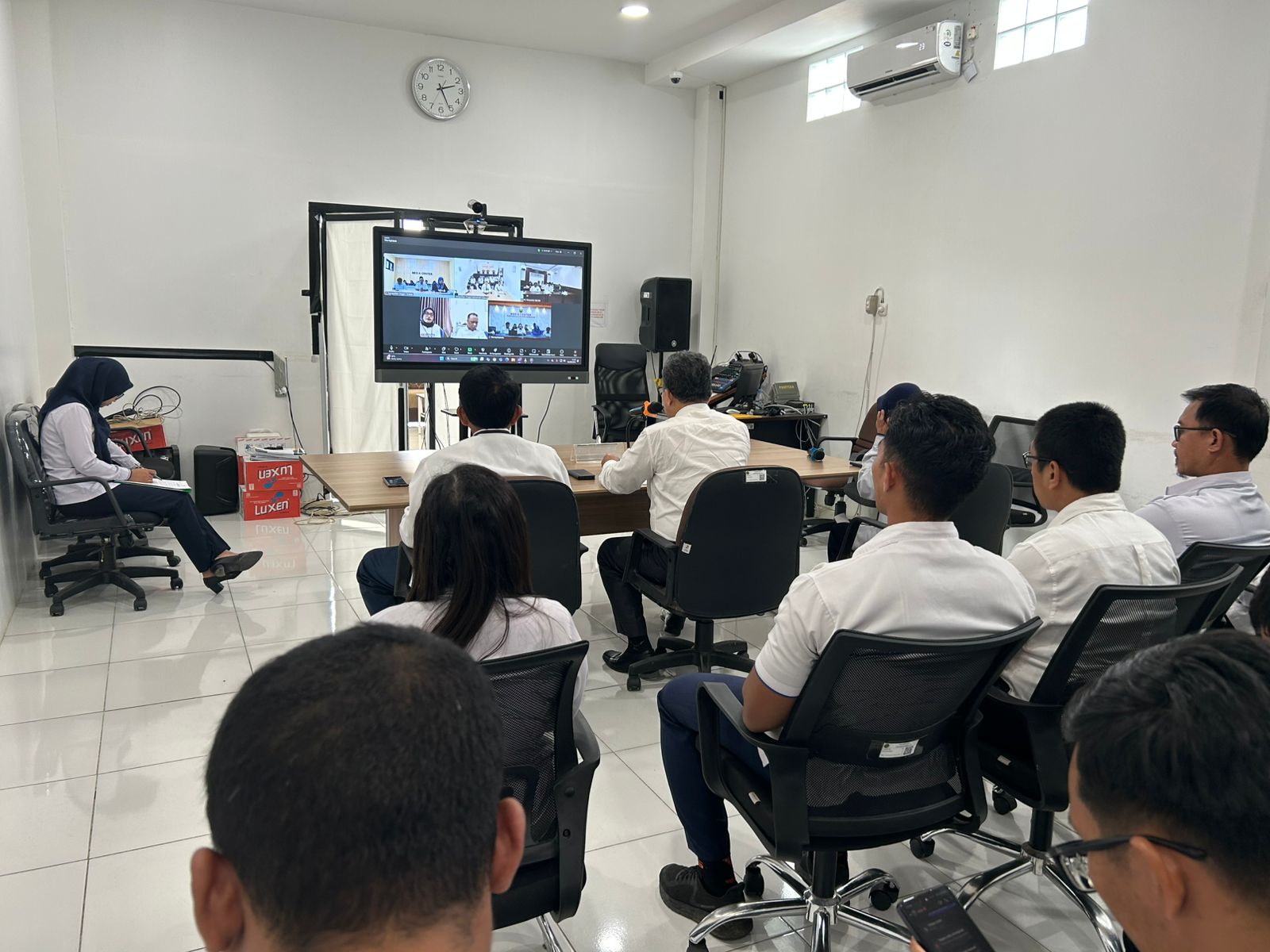 DISKUSI COFFEE MORNING KESEKRETARIATAN PENGADILAN TINGGI KALIMANTAN UTARA BERSAMA KESEKRETARIATAN PENGADILAN NEGERI SEWILAYAH HUKUM PT KALTARA