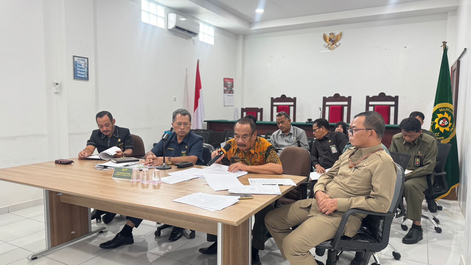  Pengadilan Tinggi Kalimantan Utara Hadiri Rapat Komite Keputusan (KEKA) Sertifikasi Mutu Pengadilan Unggul dan Tangguh (AMPUH) Tahun 2025